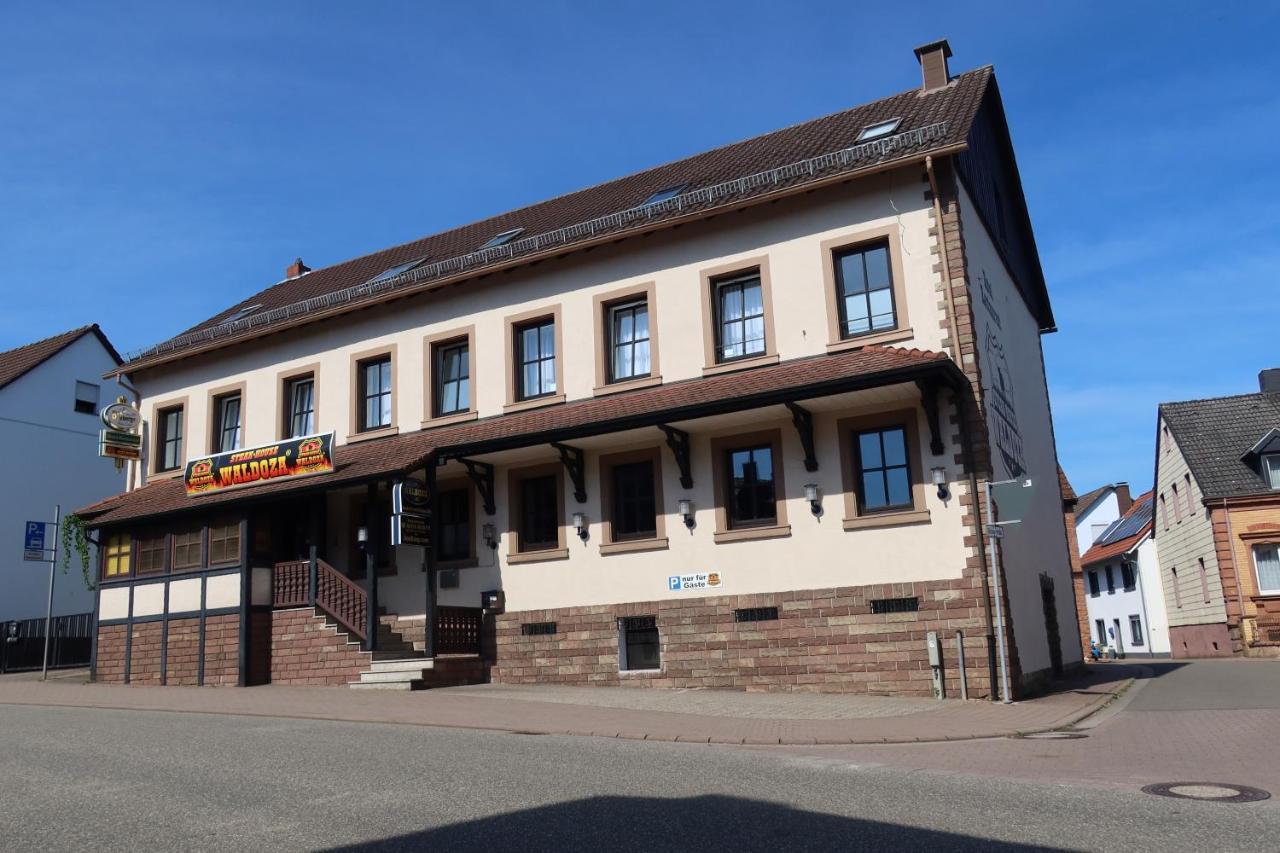 Hotel Waldoza Waldmohr Екстериор снимка